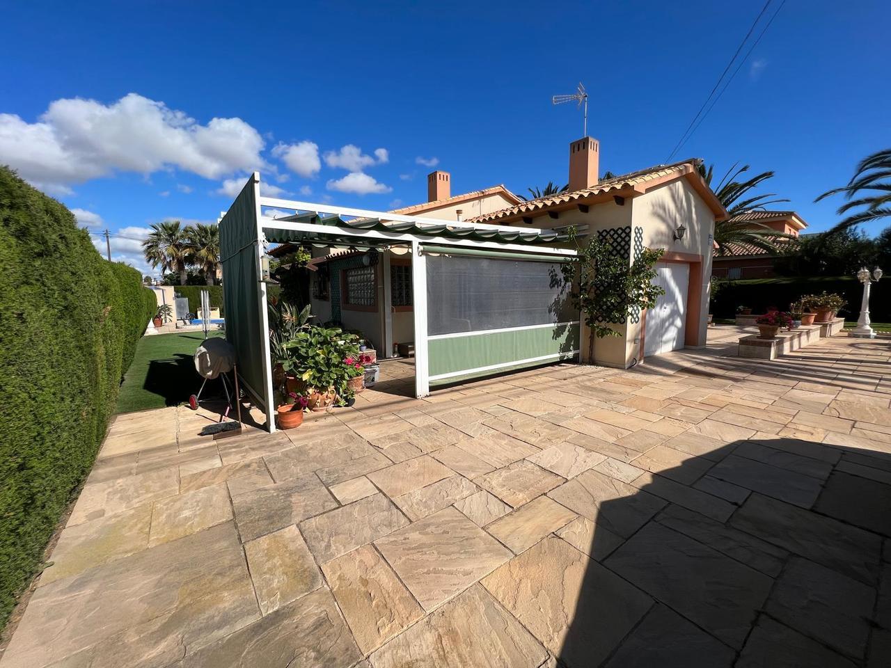 Villa for Sale in Cabo Roig, Alicante