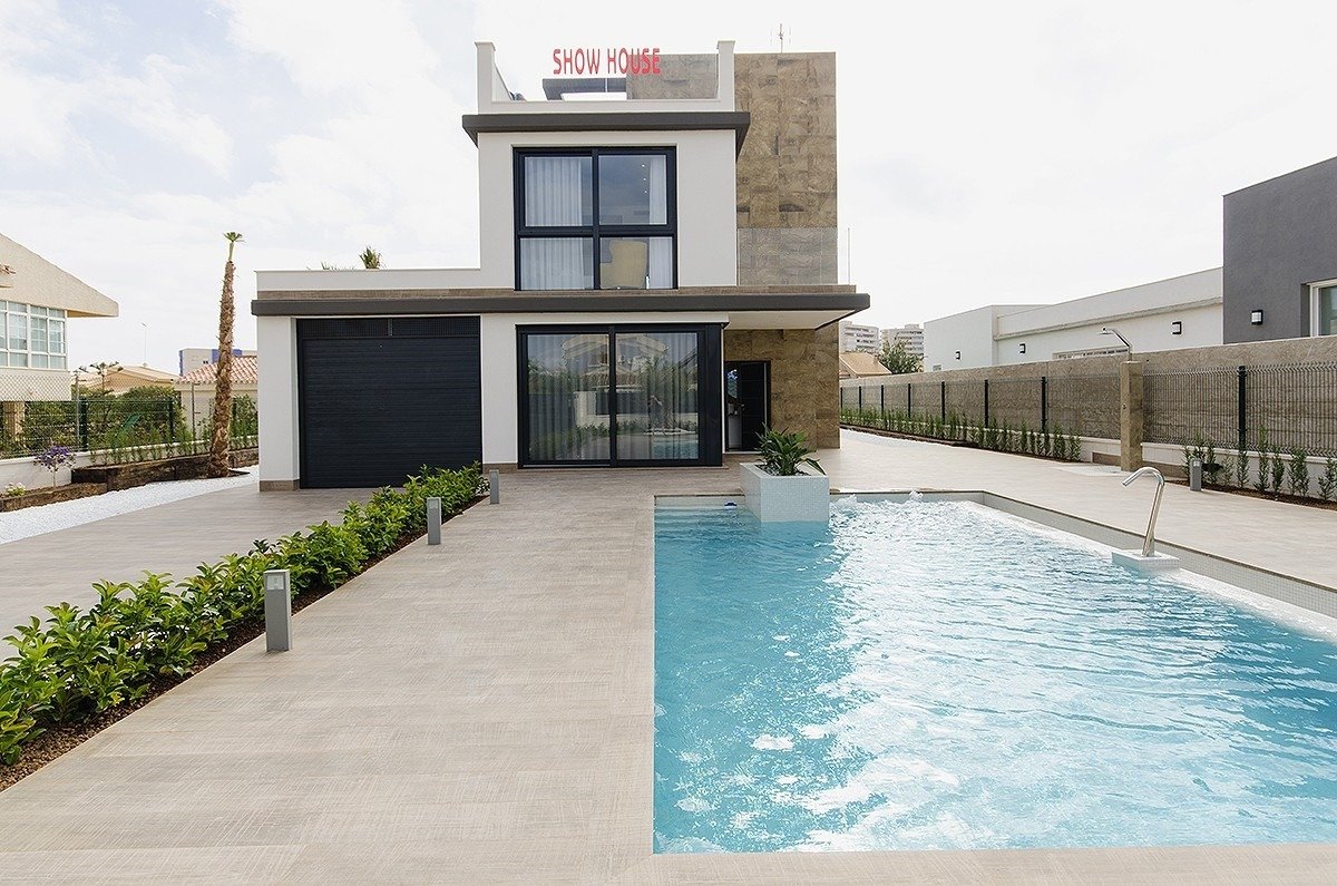 NEW BUILD VILLA IN ORIHUELA COSTA (CAMPOAMOR)