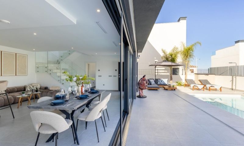 Villa for Sale in Algorfa, Alicante