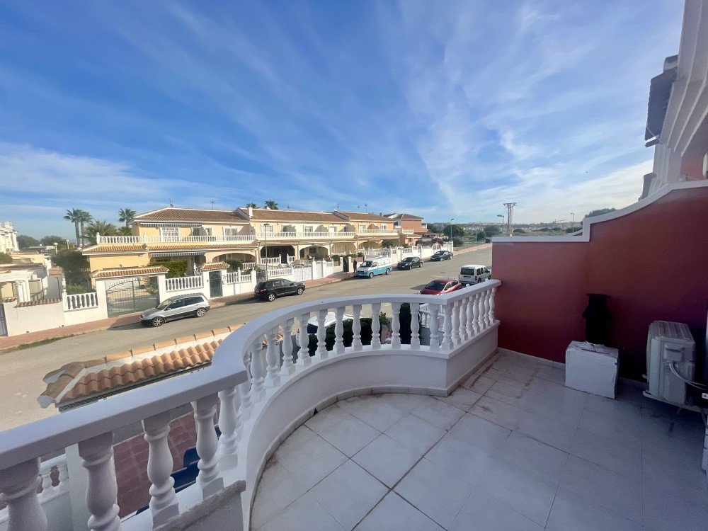 Bungalow for Sale in Benijofar, Alicante