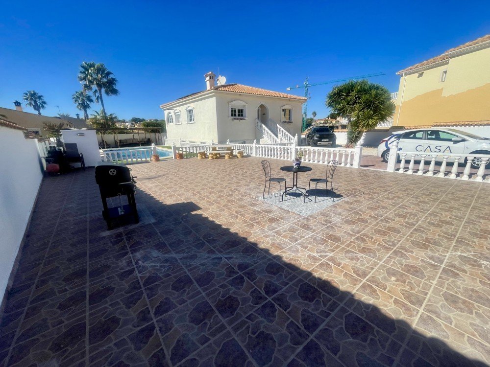 Villa for Sale in Urb. La Marina, Alicante