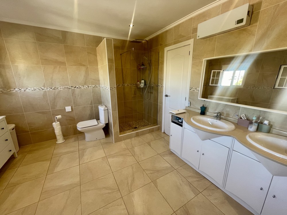 Villa for Sale in Urb. La Marina, Alicante