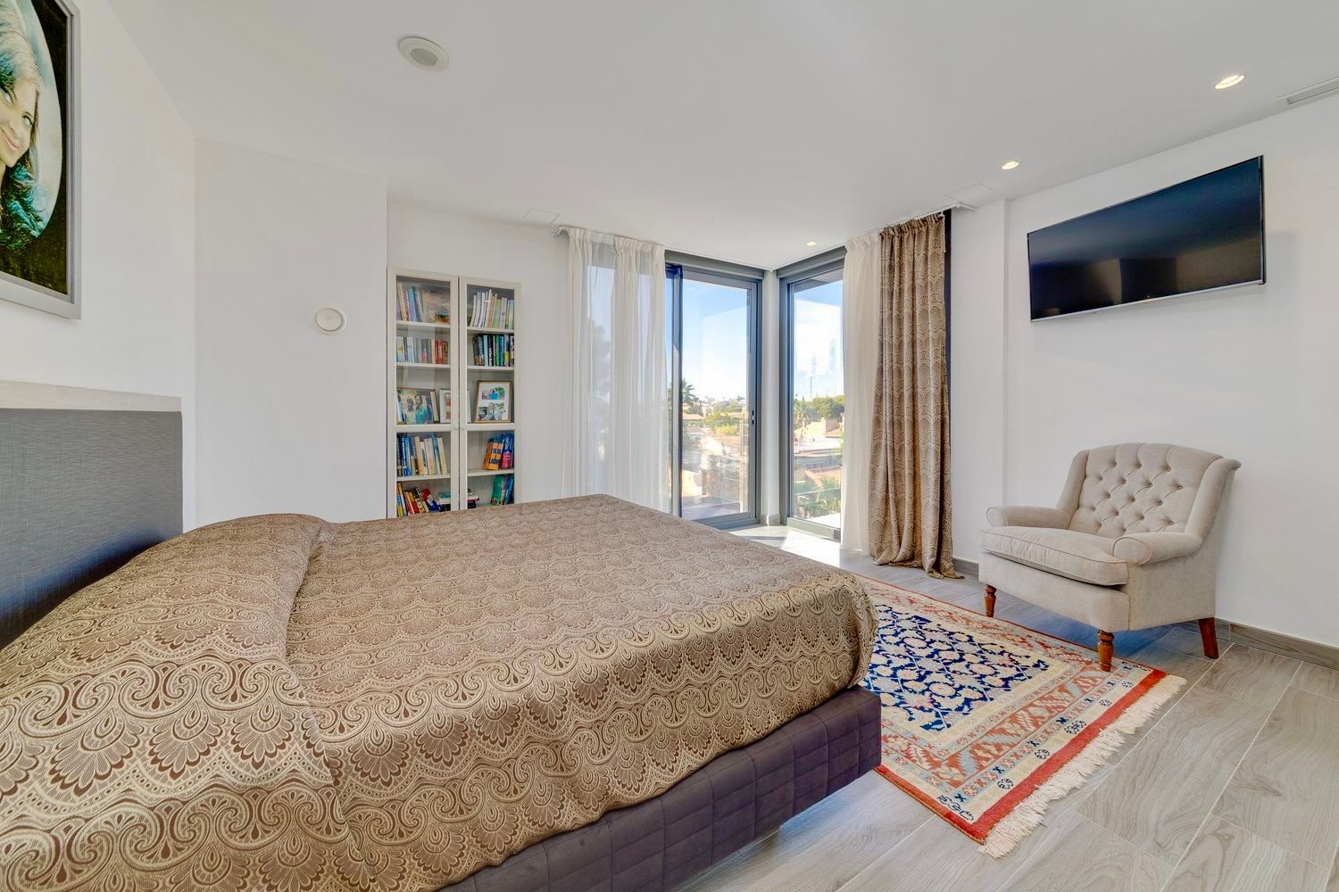 Villa for Sale in Torrevieja, Alicante