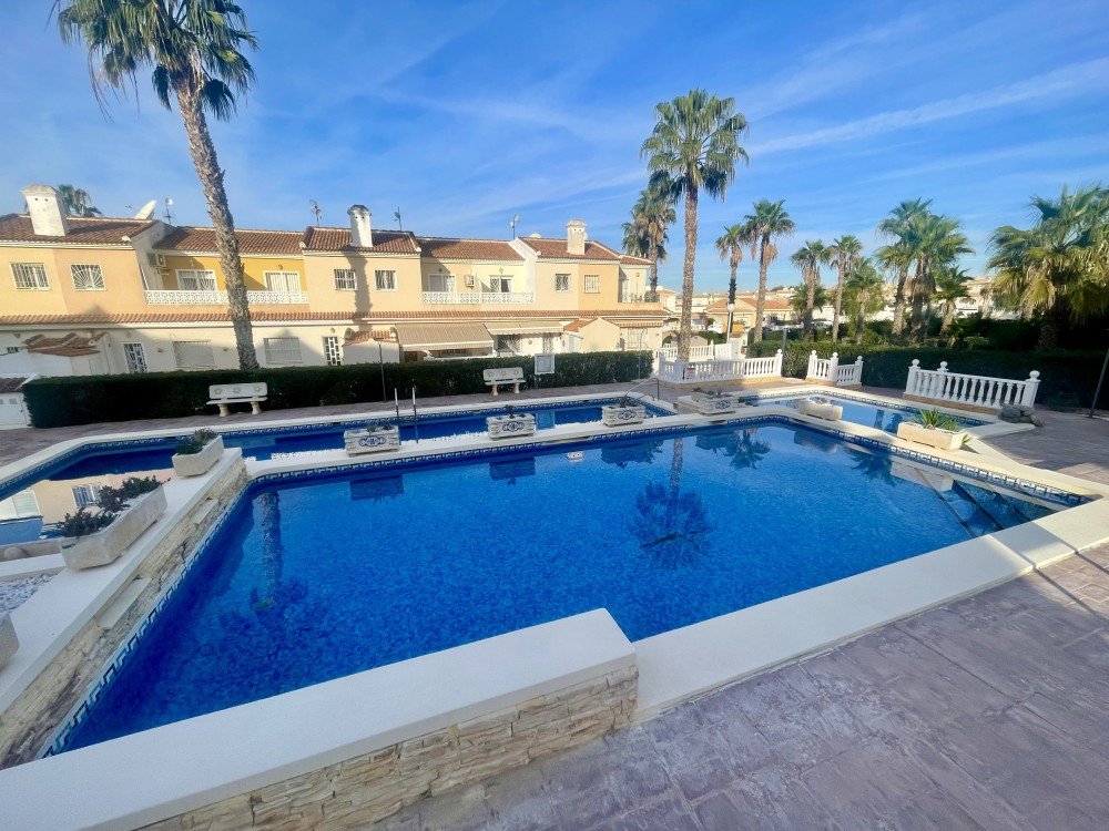 Bungalow for Sale in Benijofar, Alicante