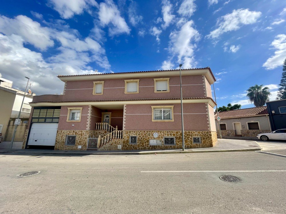 Villa for Sale in Formentera del Segura, Alicante