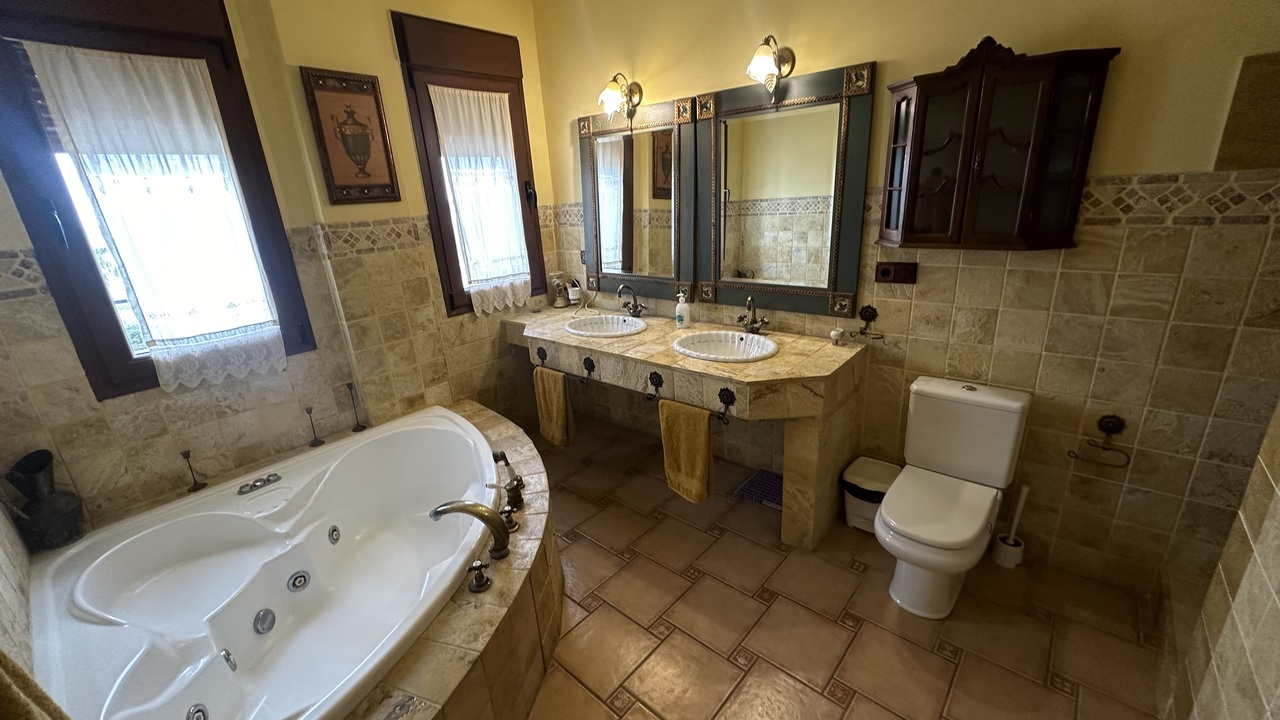Town House for Sale in San Miguel de Salinas, Alicante