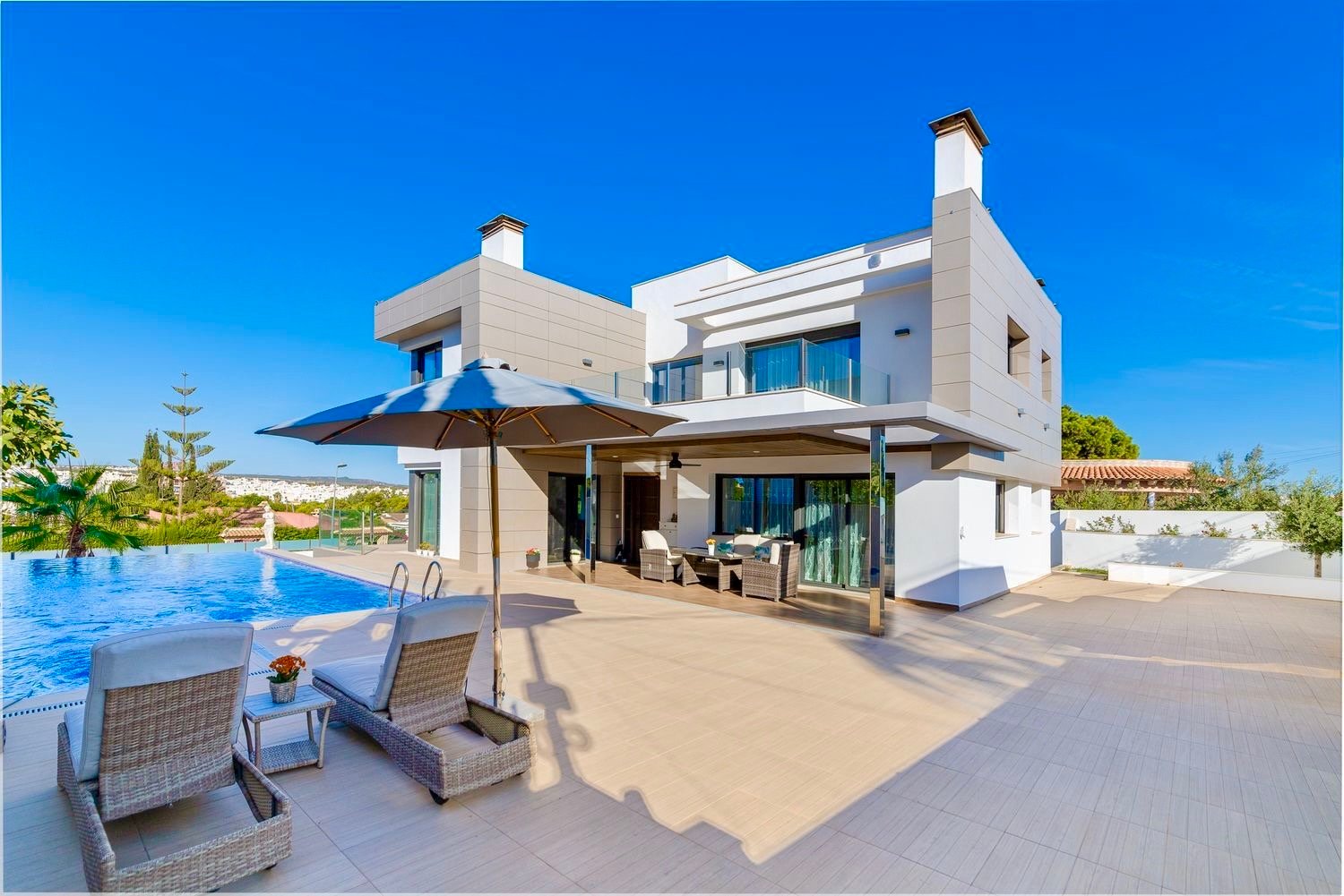 Villa for Sale in Torrevieja, Alicante