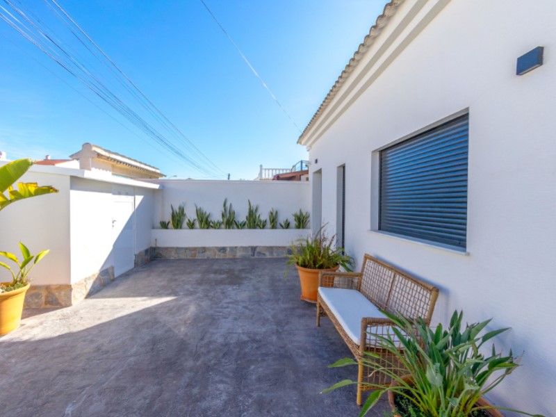 Villa for Sale in Torrevieja, Alicante