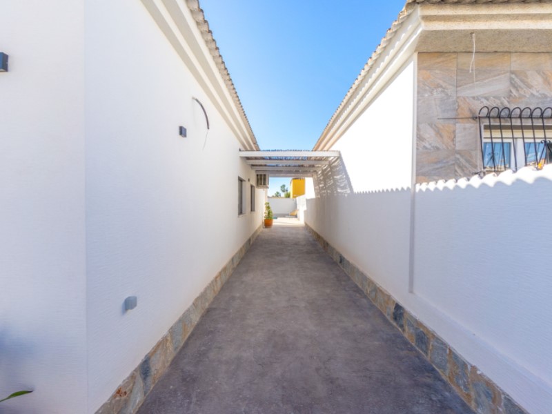 Villa for Sale in Torrevieja, Alicante