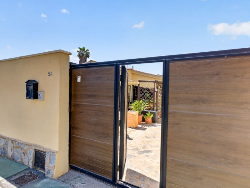 Villa for Sale in Torrevieja, Alicante