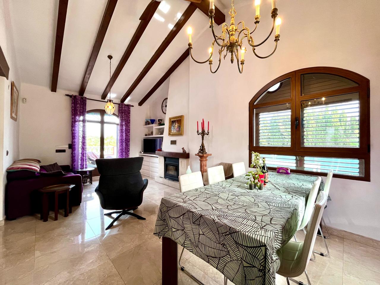 Villa for Sale in Villamartin, Alicante