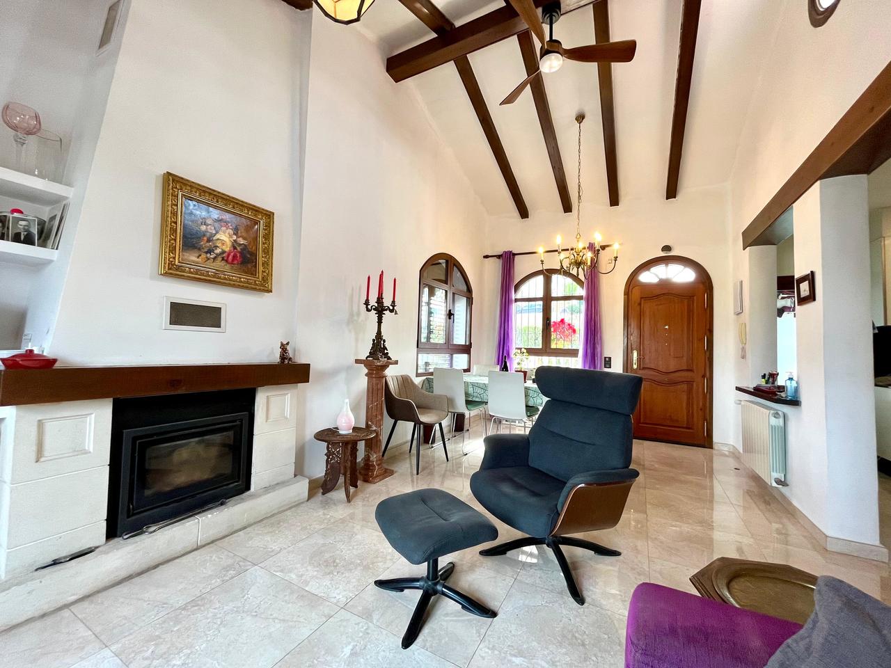 Villa for Sale in Villamartin, Alicante