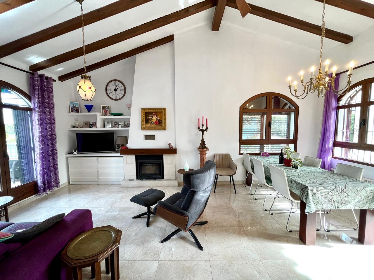 Villa for Sale in Villamartin, Alicante