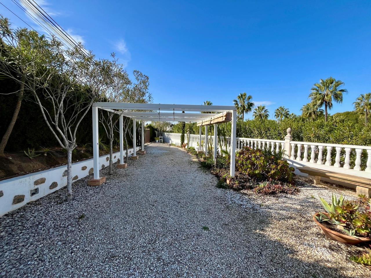 Villa for Sale in Villamartin, Alicante