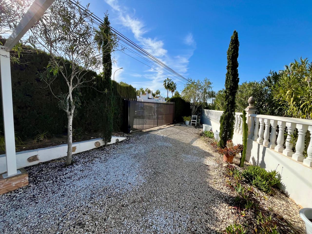 Villa for Sale in Villamartin, Alicante