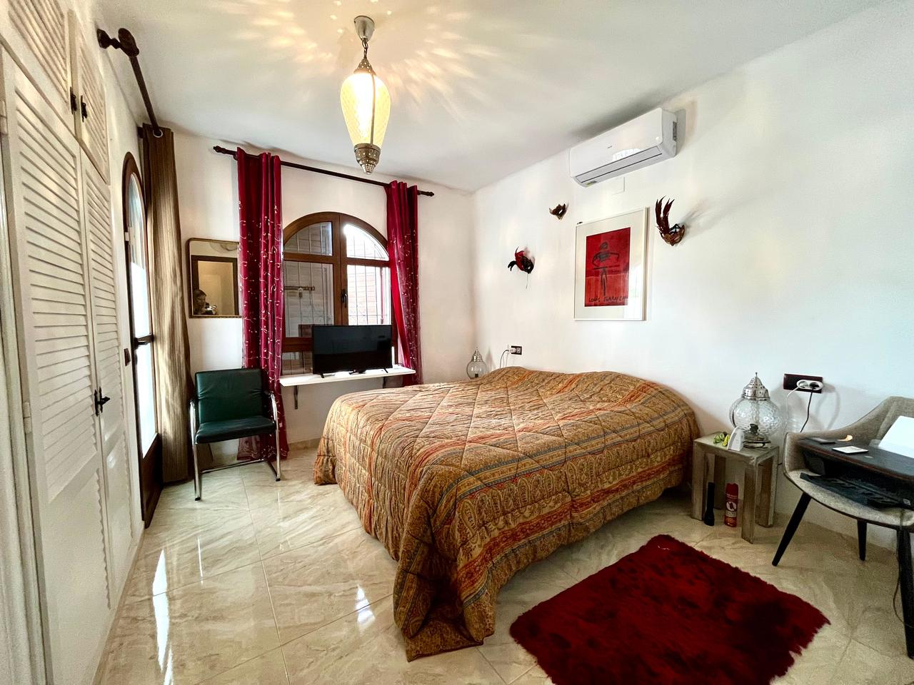 Villa for Sale in Villamartin, Alicante