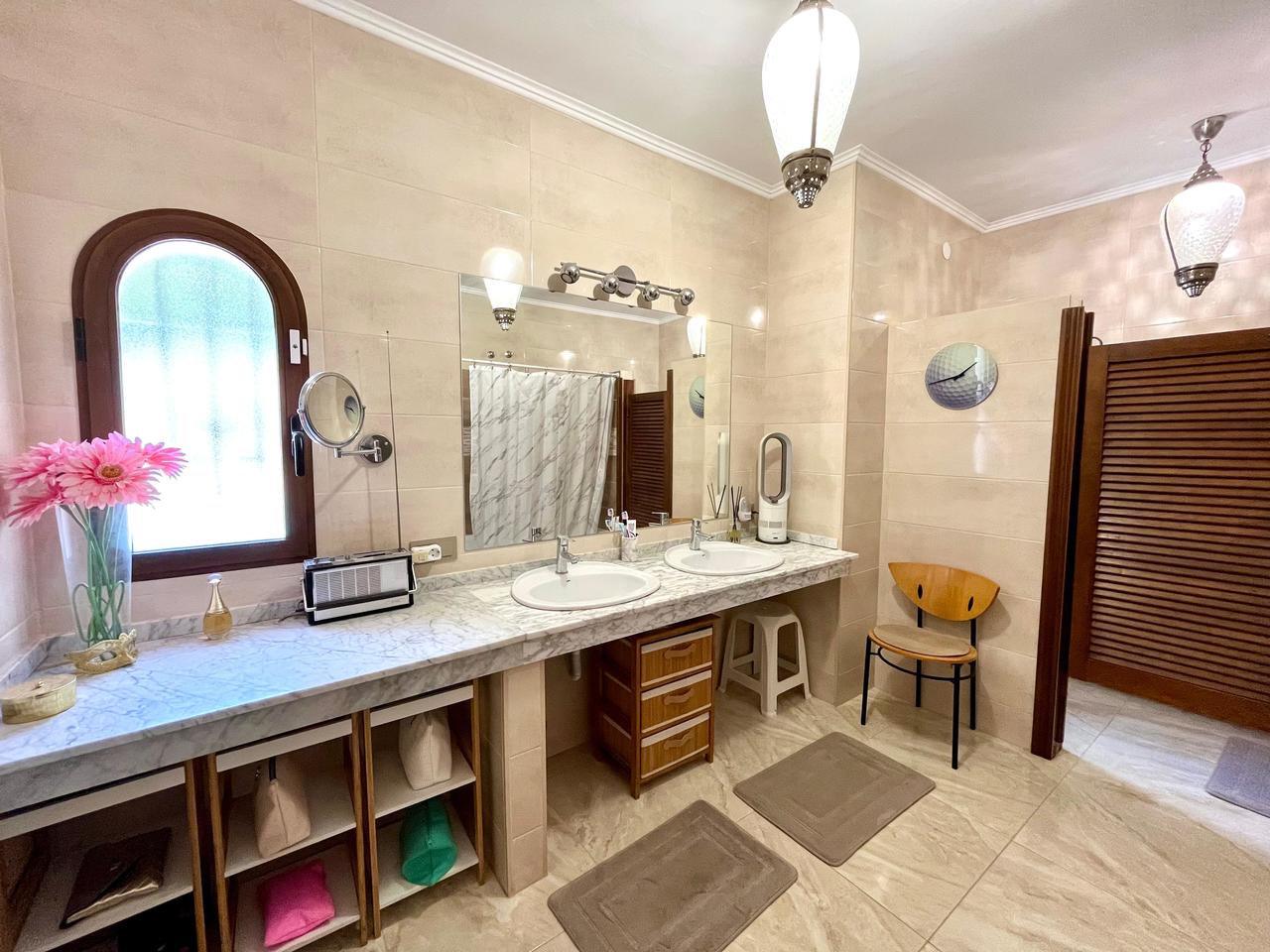 Villa for Sale in Villamartin, Alicante
