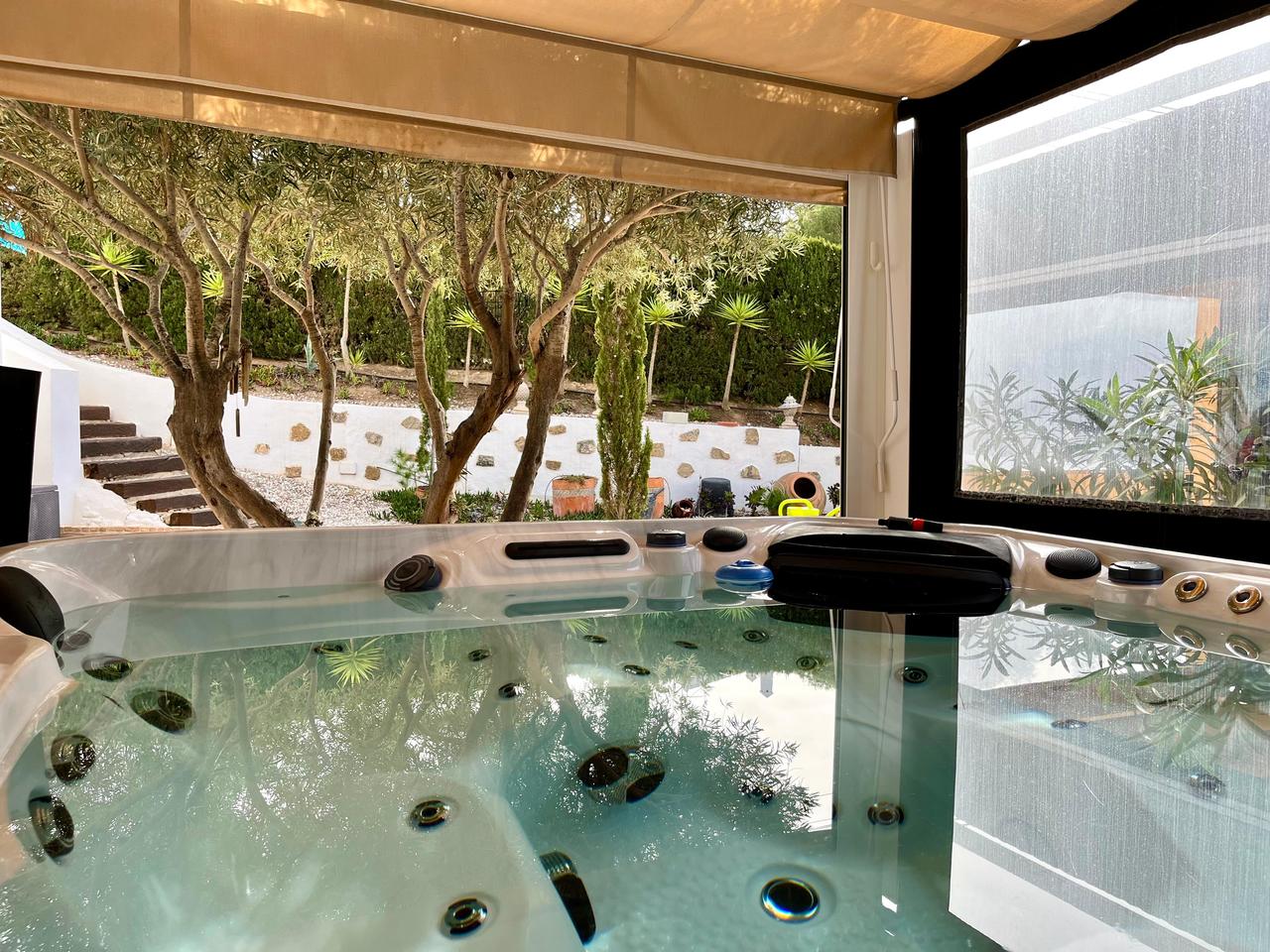 Villa for Sale in Villamartin, Alicante
