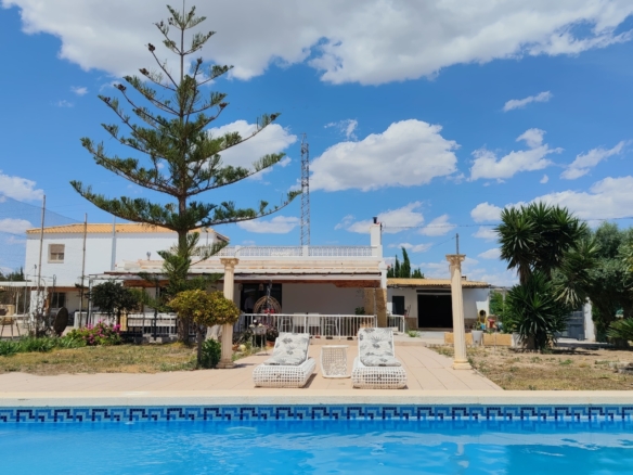 Villa for Sale in Los Montesinos, Alicante