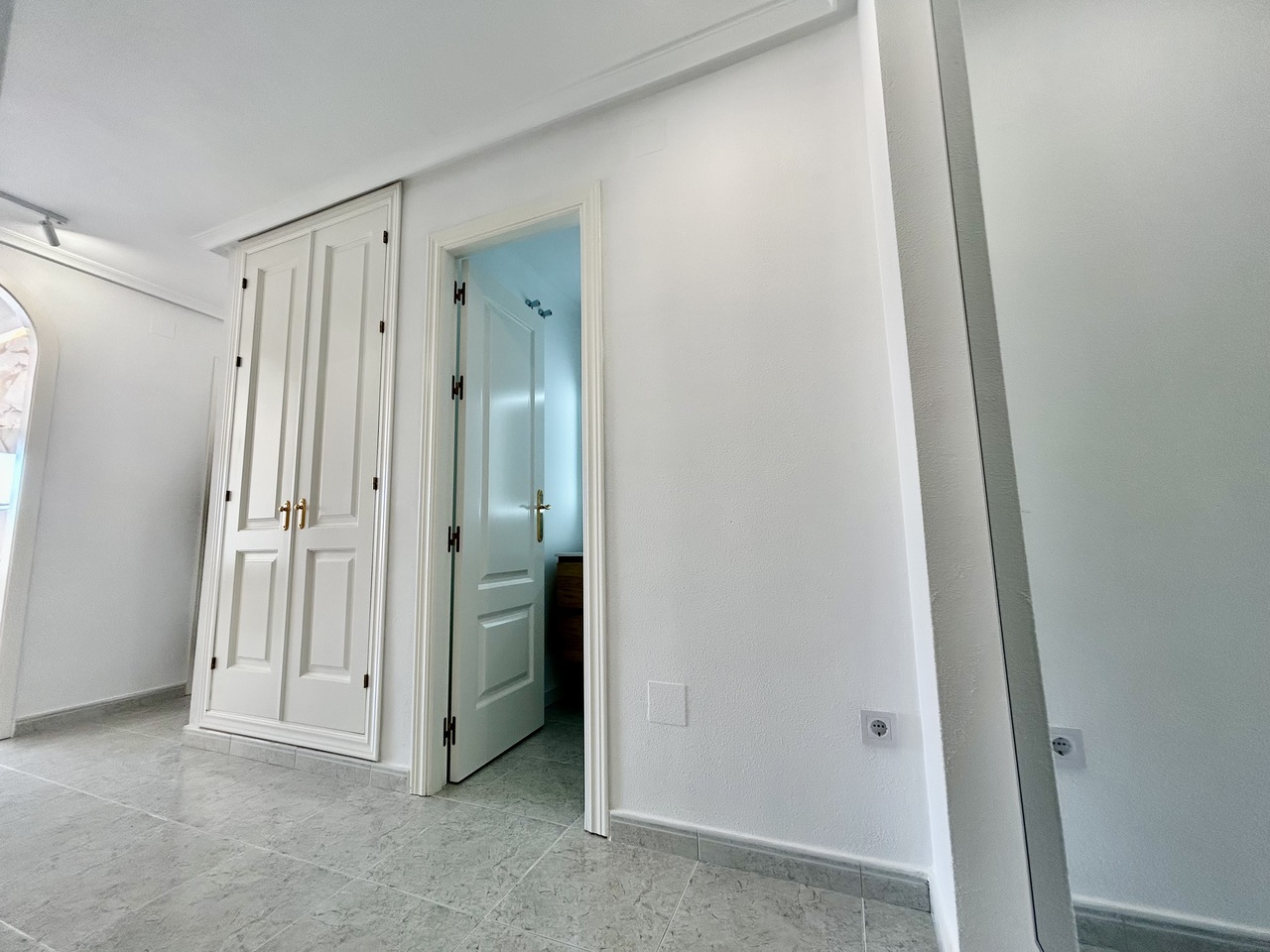 Apartment for Sale in Villamartin, Alicante