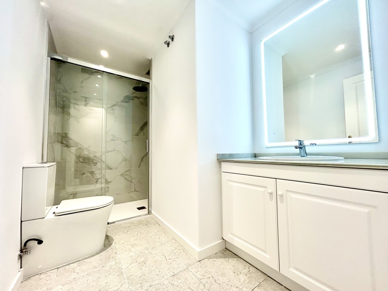 Apartment for Sale in Villamartin, Alicante