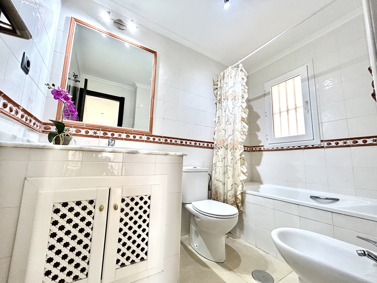 Apartment for Sale in Villamartin, Alicante