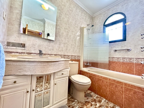 584