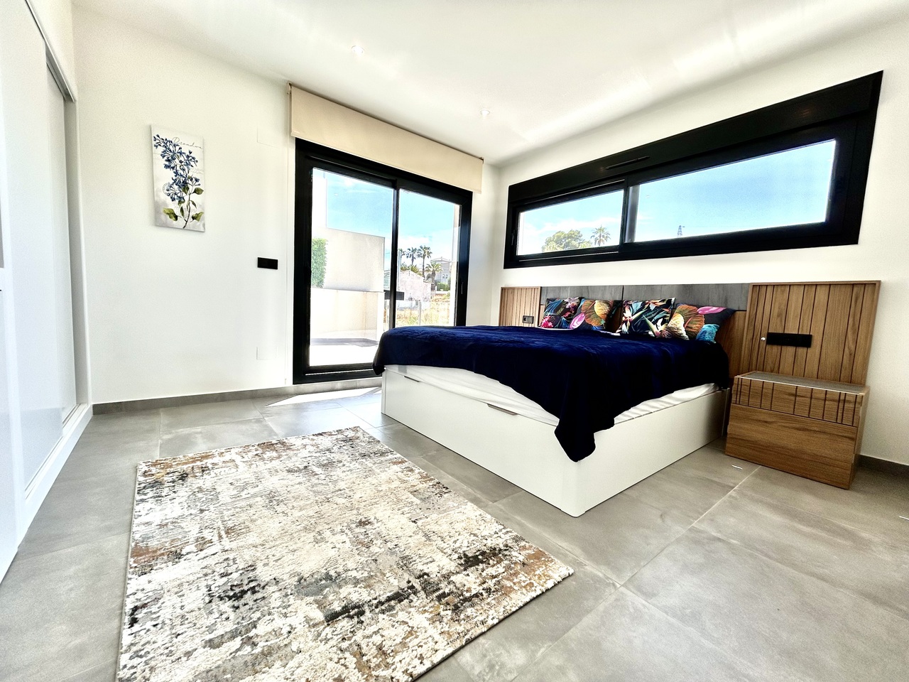 Villa for Sale in Villamartin, Alicante