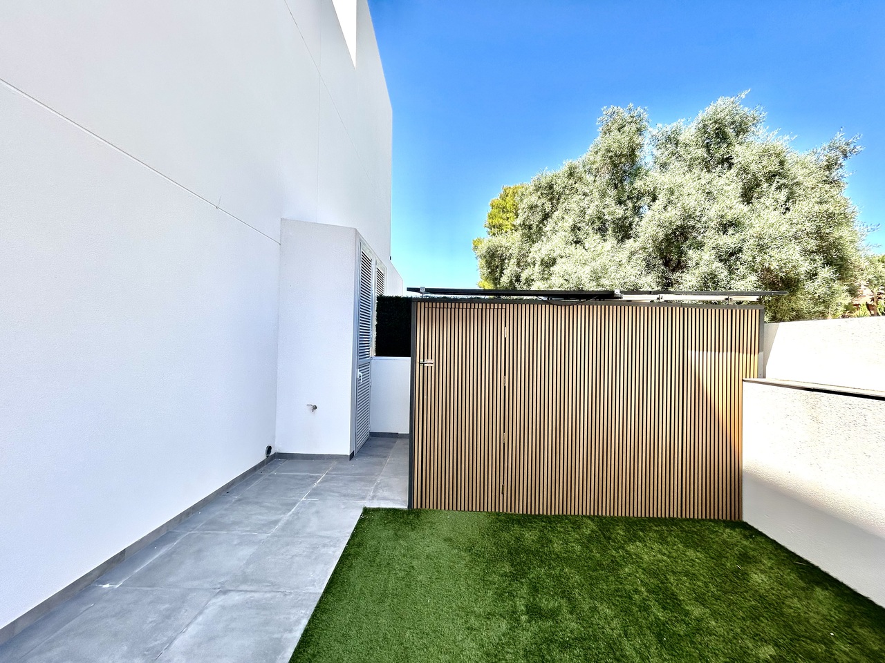 Villa for Sale in Villamartin, Alicante