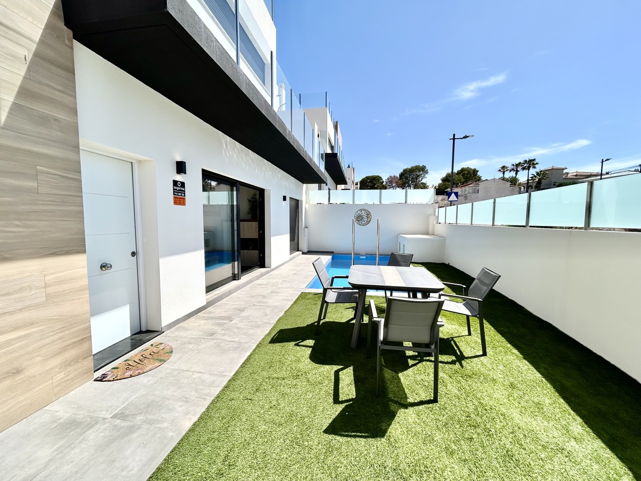 Villa for Sale in Villamartin, Alicante