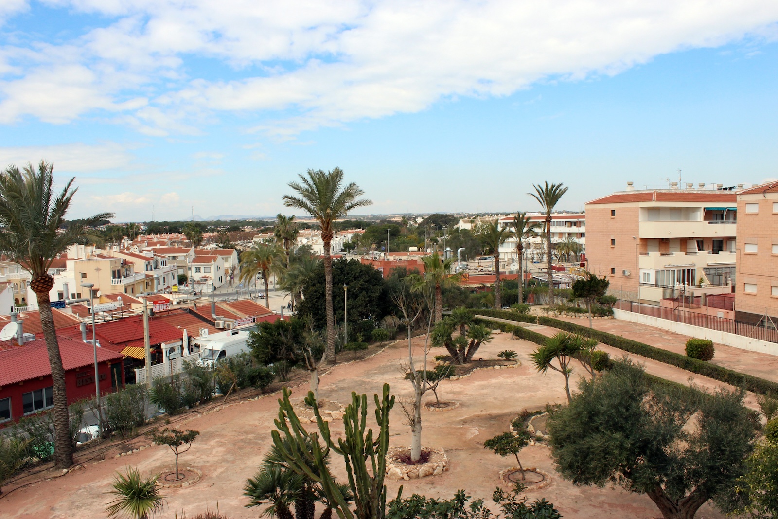 Apartment for Sale in Mil Palmeras, Alicante
