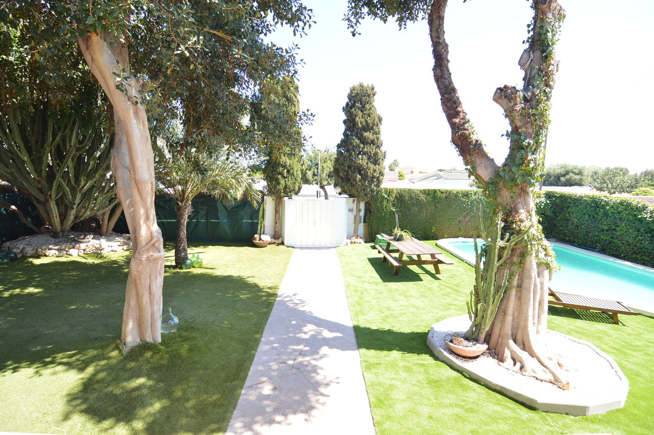 Villa for Sale in Torrevieja, Alicante