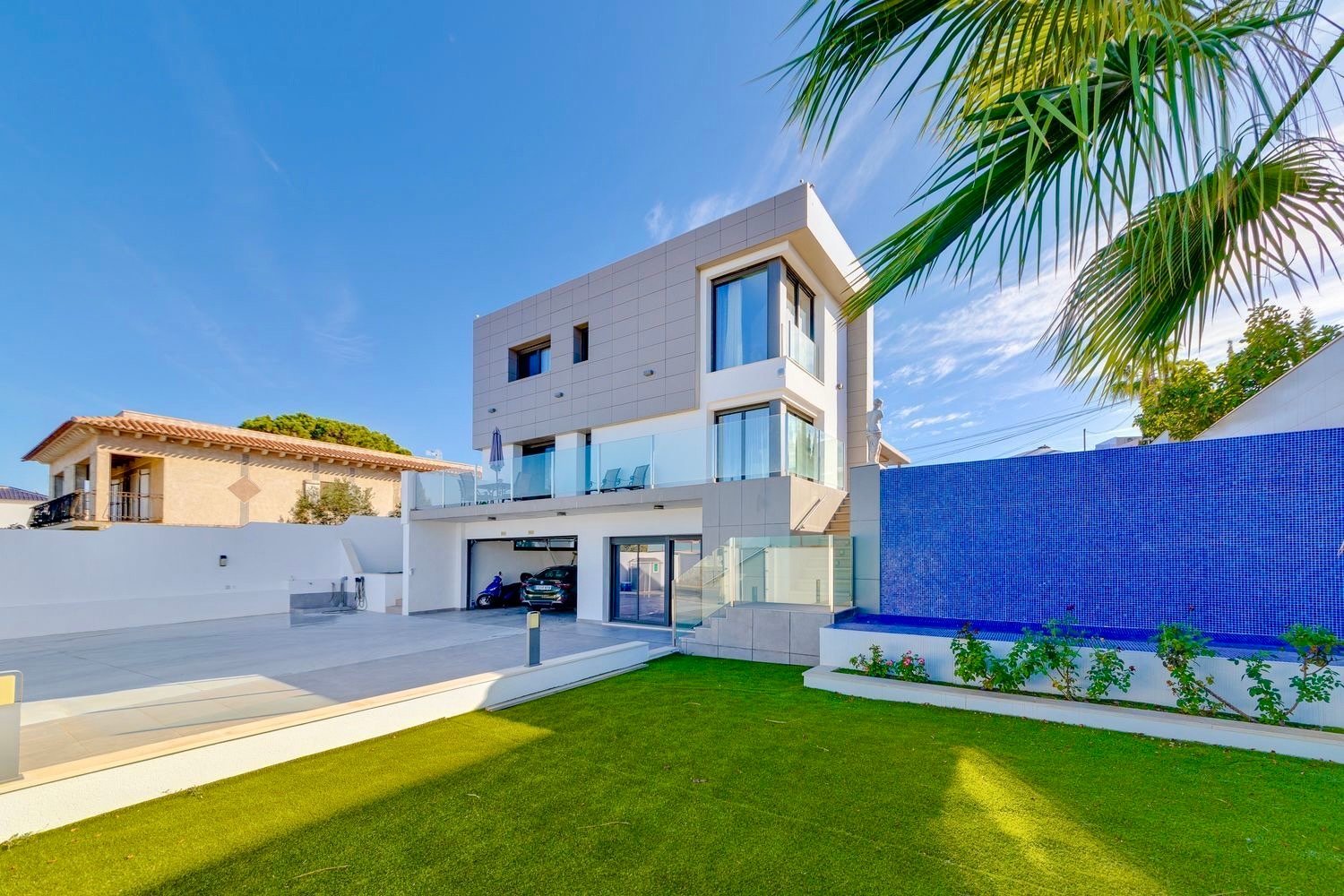 Villa for Sale in Torrevieja, Alicante