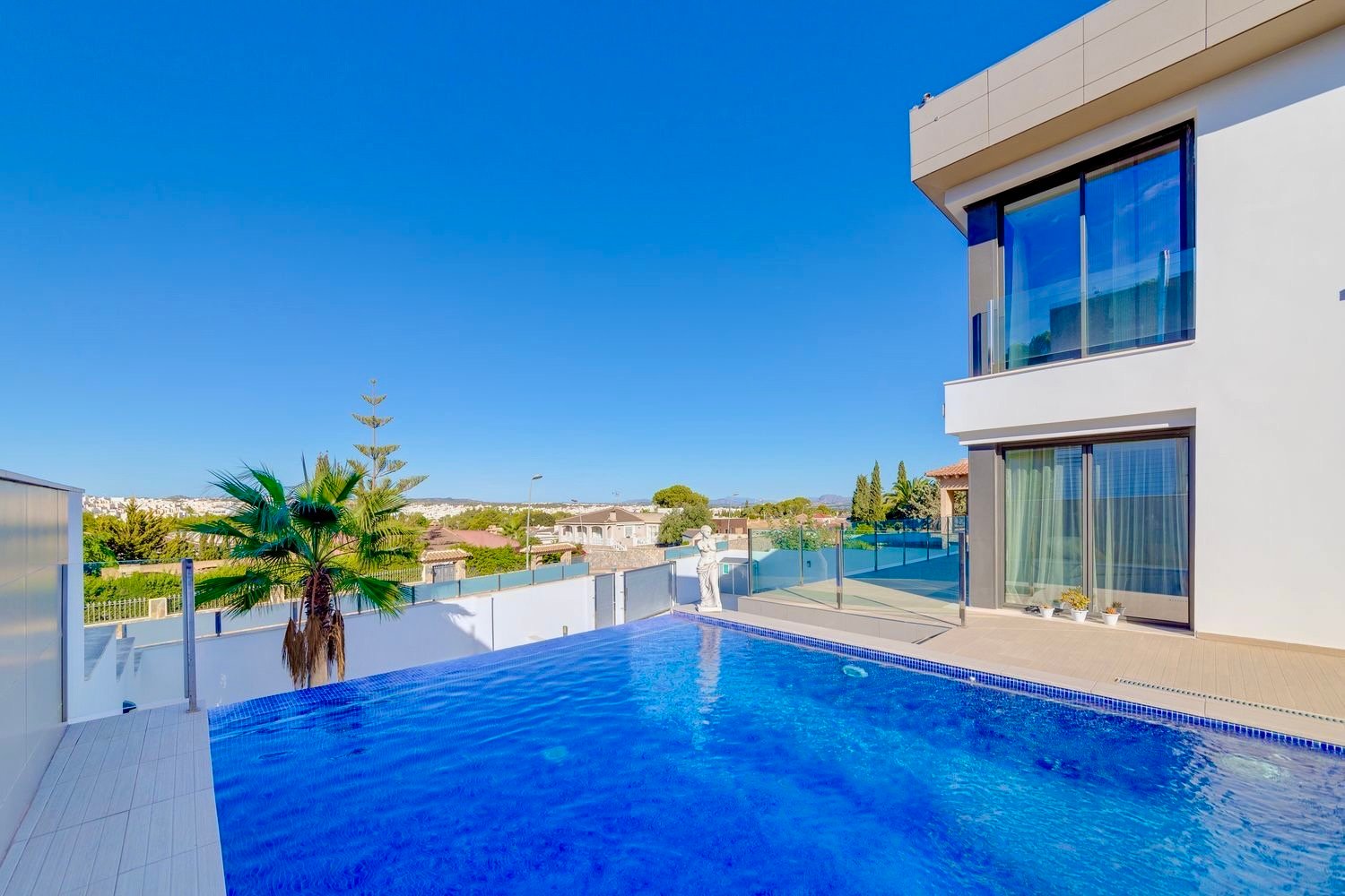 Villa for Sale in Torrevieja, Alicante
