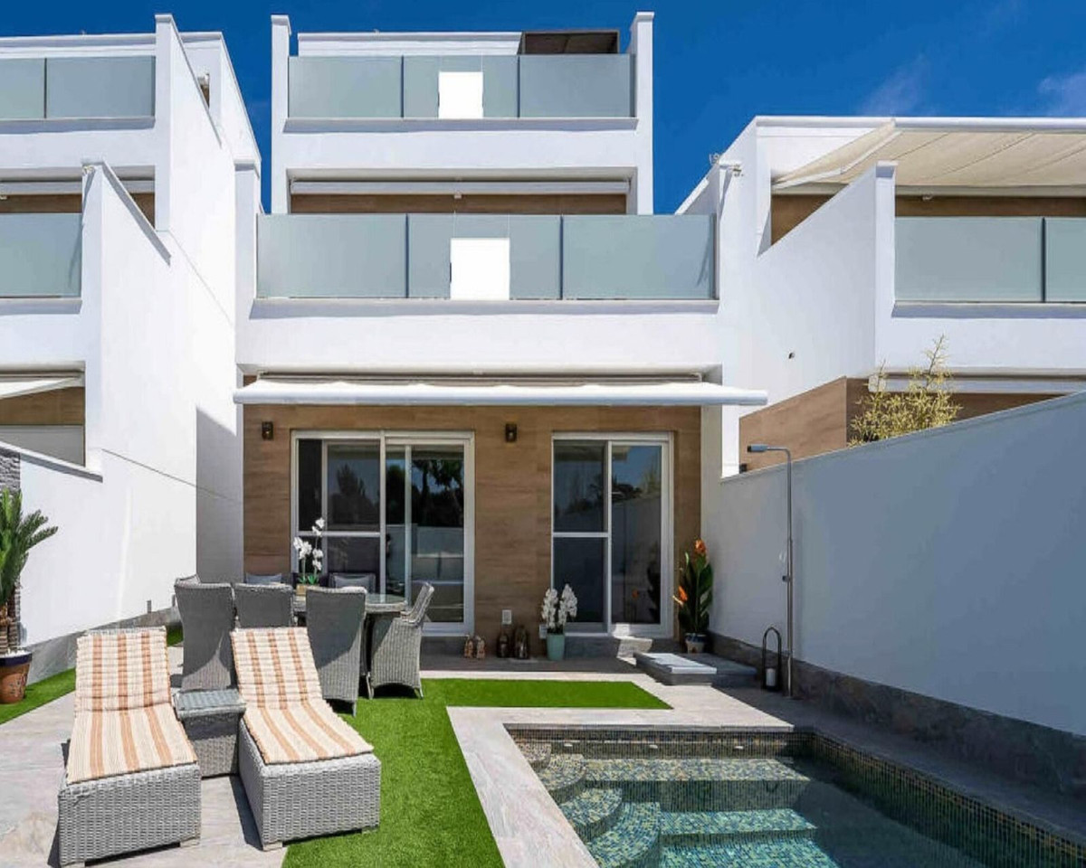 Villa for Sale in San Pedro del Pinatar, Murcia