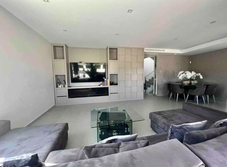 Villa for Sale in Los Balcones, Alicante