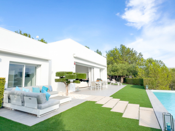 Villa for Sale in Las Colinas Golf, Alicante