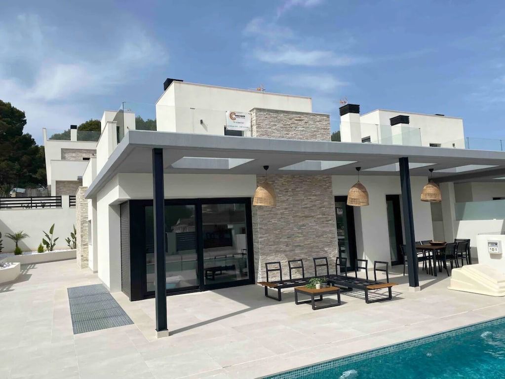 Villa for Sale in Los Balcones, Alicante
