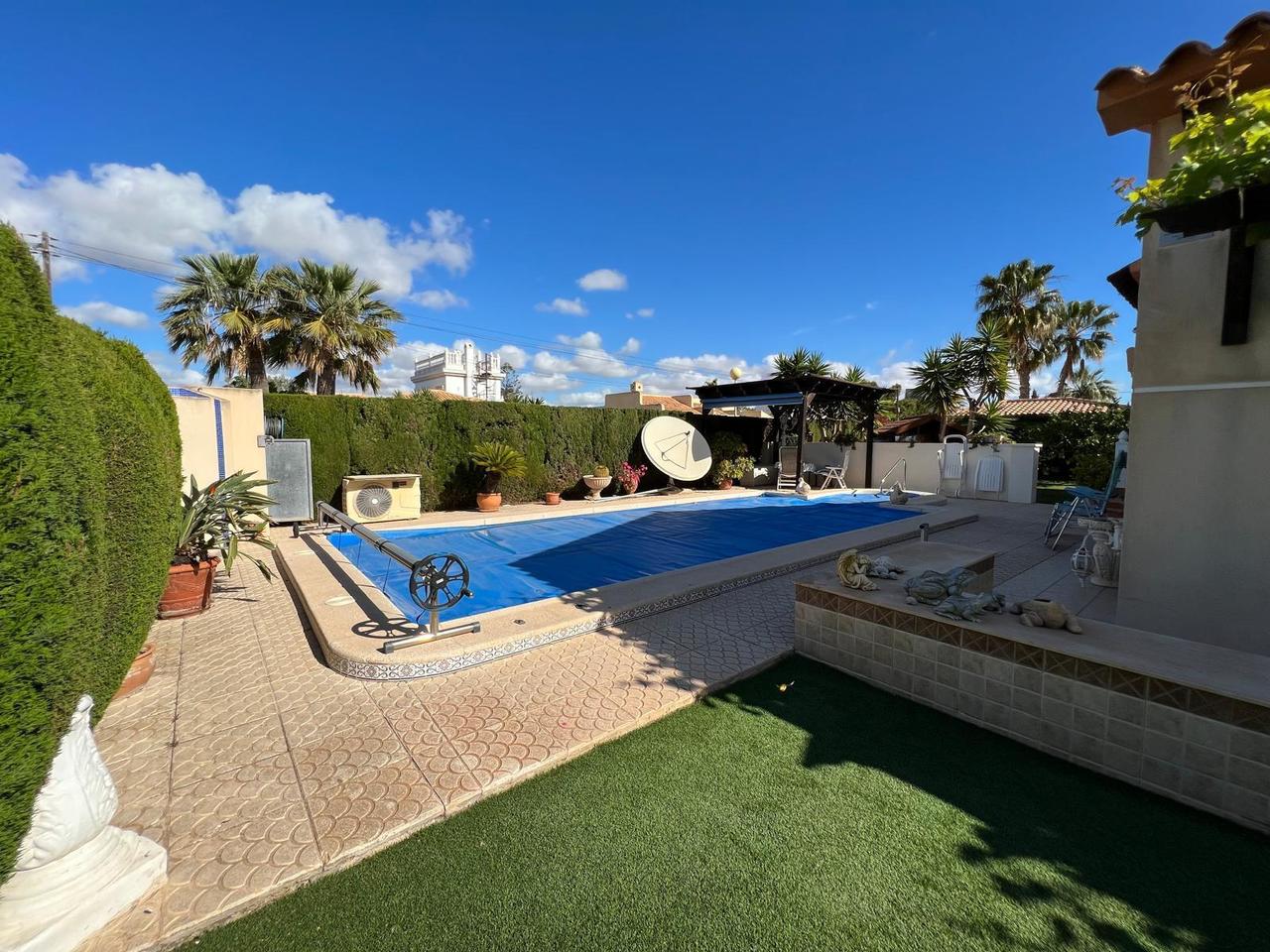 Villa for Sale in Cabo Roig, Alicante