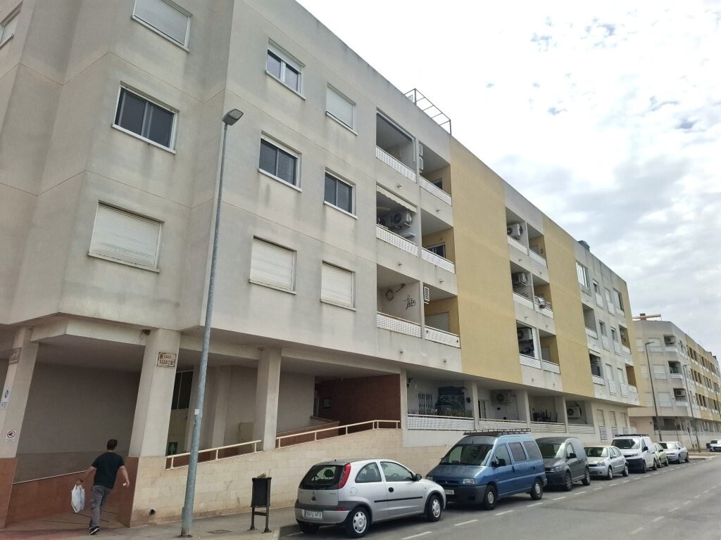 Apartment for Sale in Almoradi, Alicante