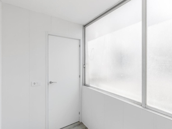 584