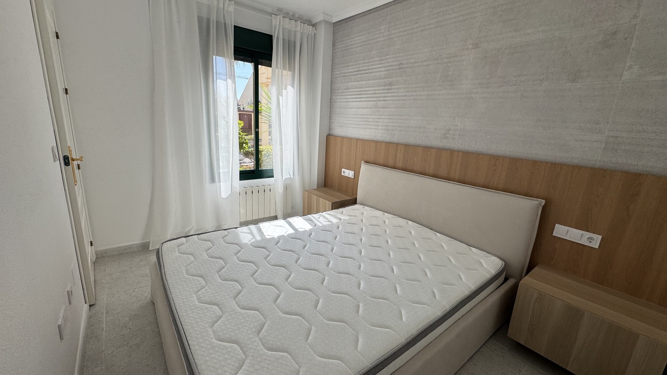 Apartment for Sale in Lomas De Campoamor, Alicante