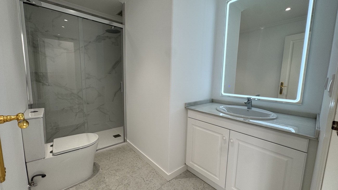 Apartment for Sale in Lomas De Campoamor, Alicante
