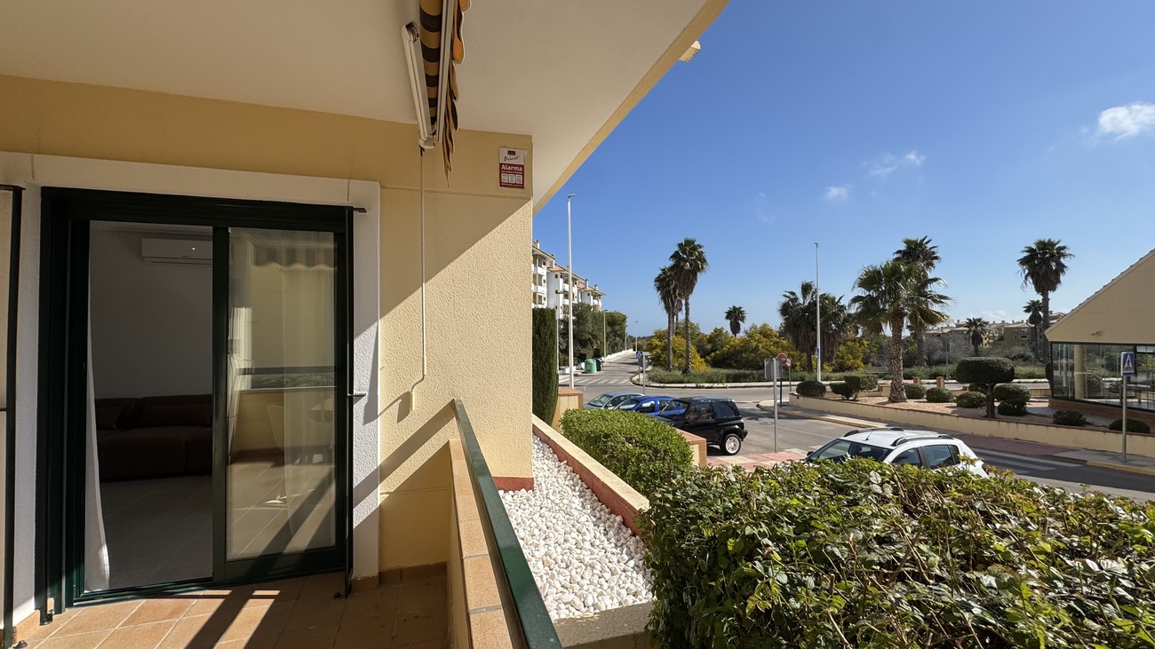 Apartment for Sale in Lomas De Campoamor, Alicante