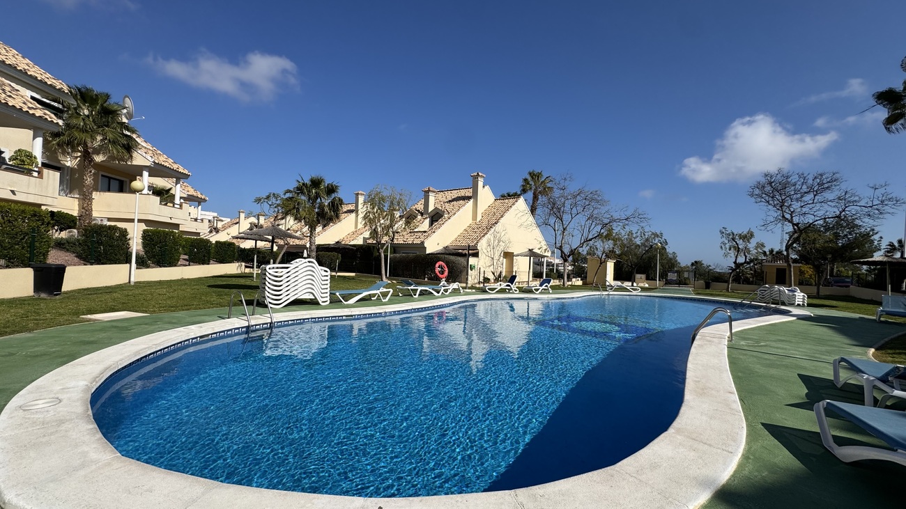 Apartment for Sale in Lomas De Campoamor, Alicante