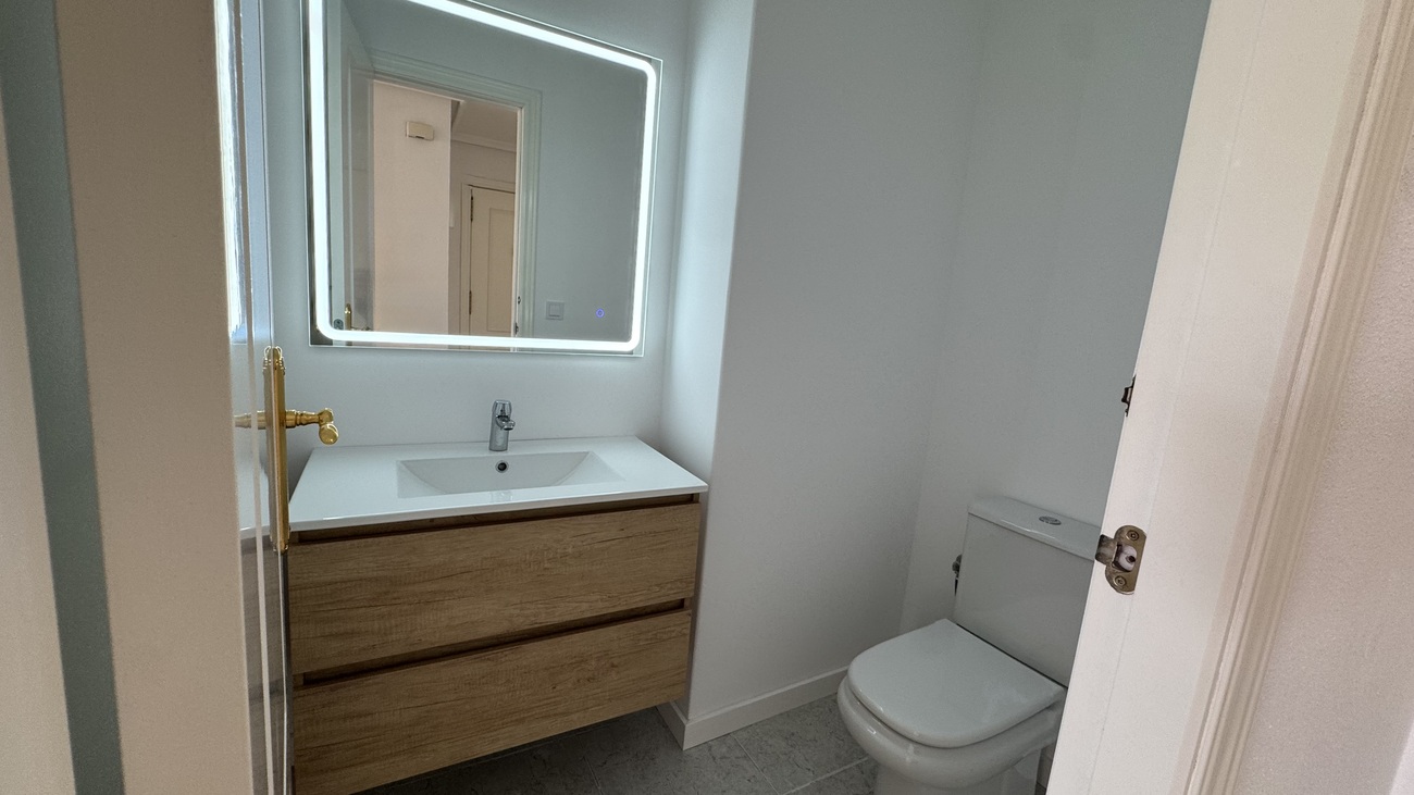 Apartment for Sale in Lomas De Campoamor, Alicante
