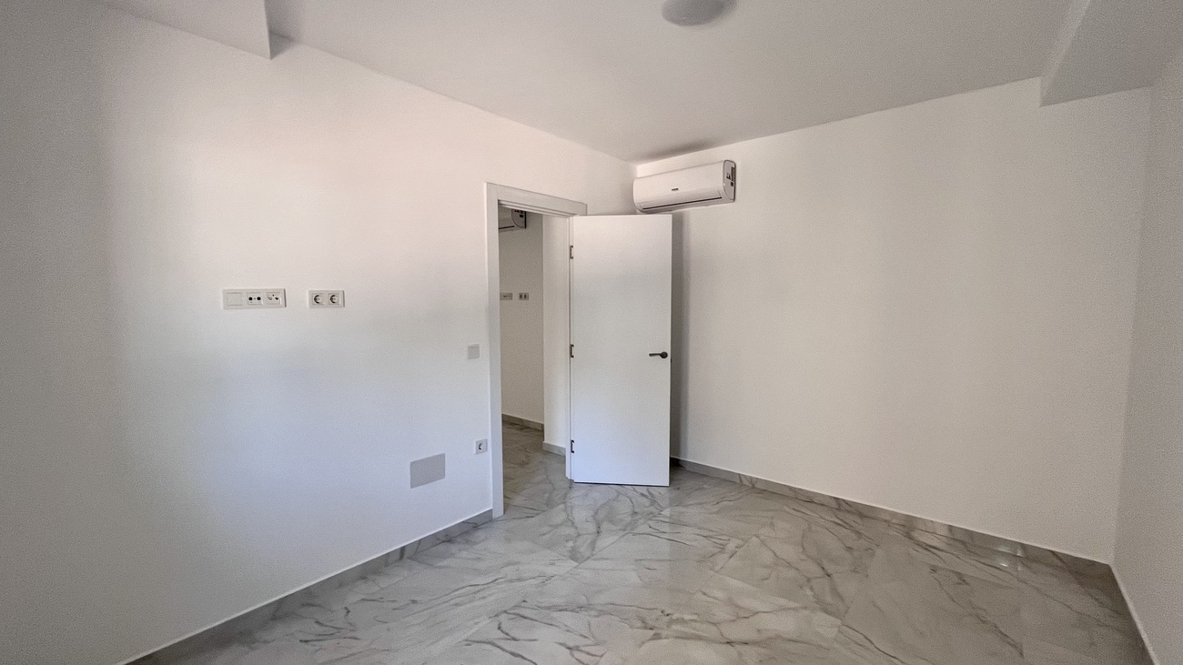 Bungalow for Sale in Torrevieja, Alicante
