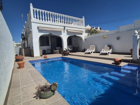 Semi Detached for Sale in Villamartin, Alicante