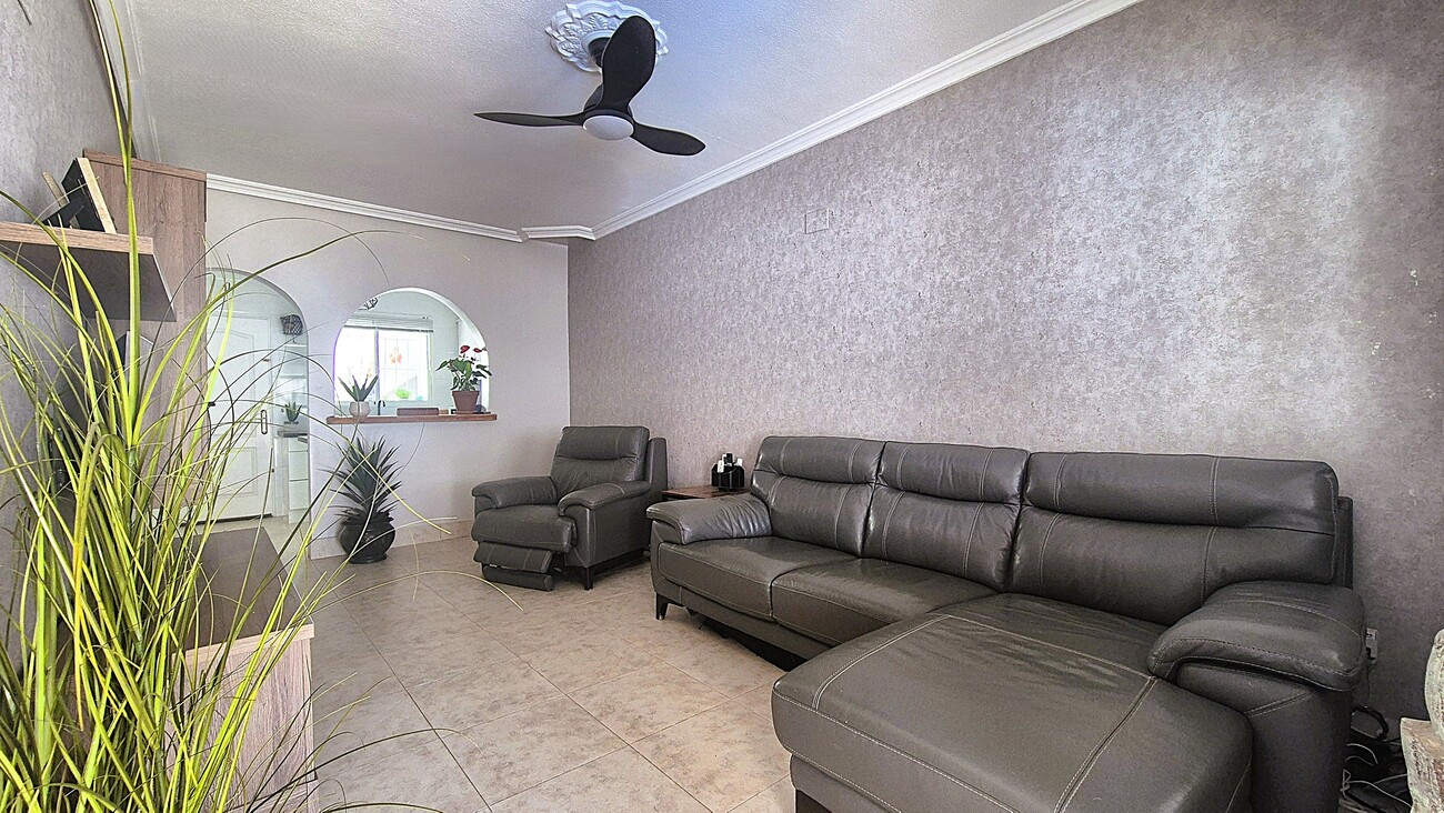 Semi Detached for Sale in Villamartin, Alicante