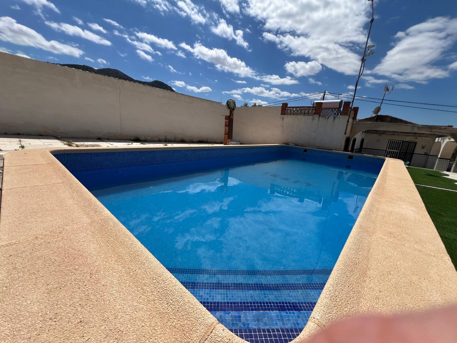 Country House for Sale in Algueña, Alicante